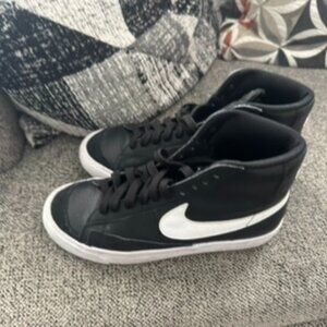 Nike Blazer Mid Black White Sneakers Youth Size 5Y